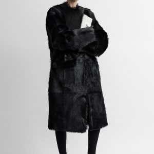 Toteme Studio Structured shearling coat black