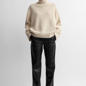 Toteme Studio Oversized lambswool turtleneck almond