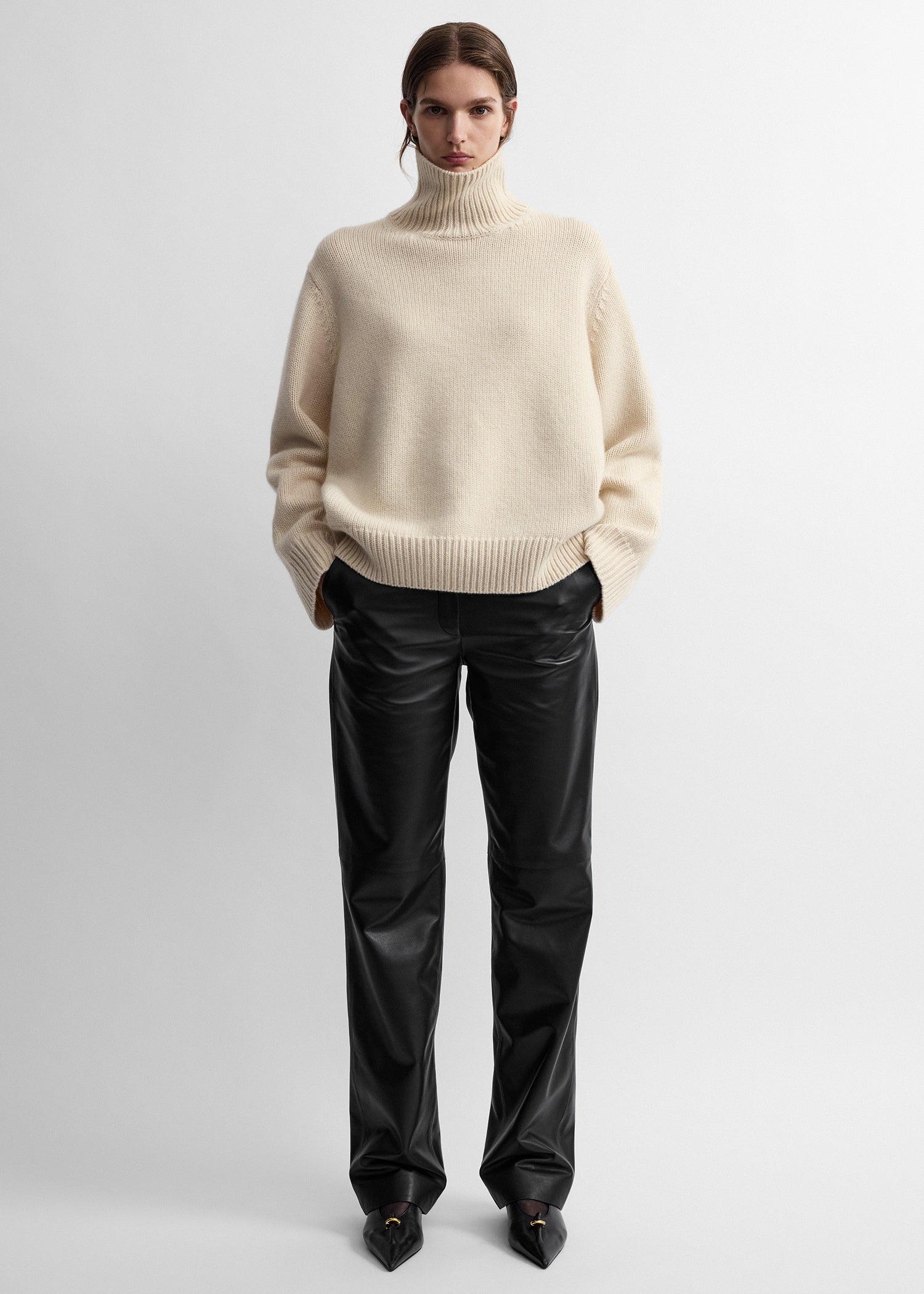 Toteme Studio Oversized lambswool turtleneck almond