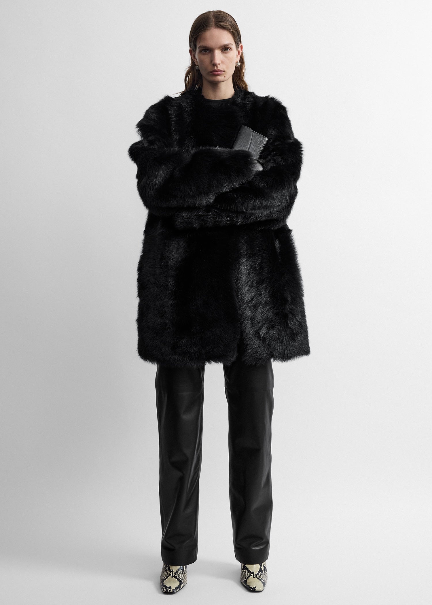 Toteme Studio Short silky shearling coat black