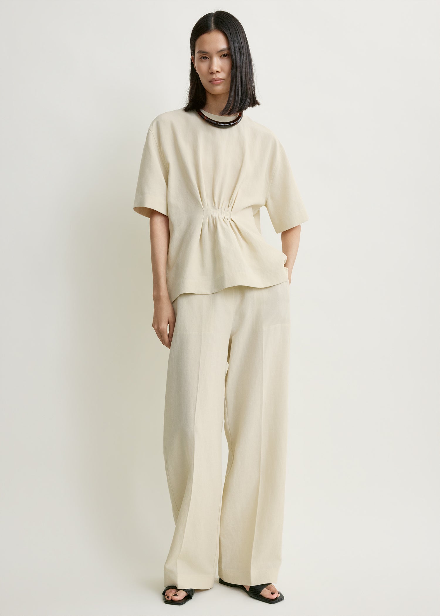 Toteme Studio Straight fluid tee talc petite