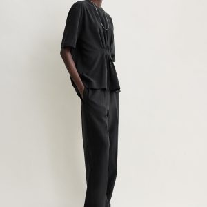 Toteme Studio Straight fluid tee black petite
