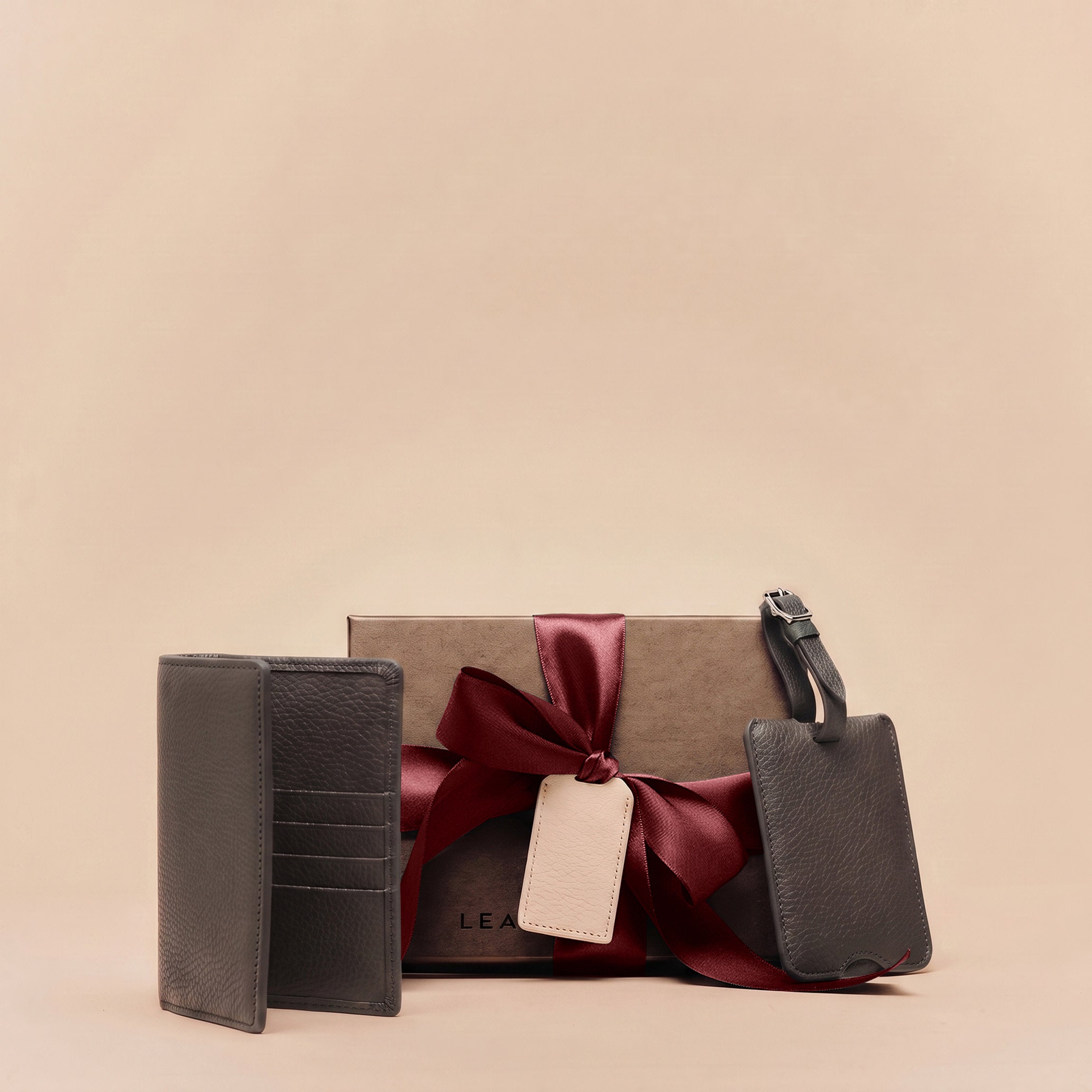 Leatherology Deluxe Passport Cover + Luggage Tag Set Driftwood