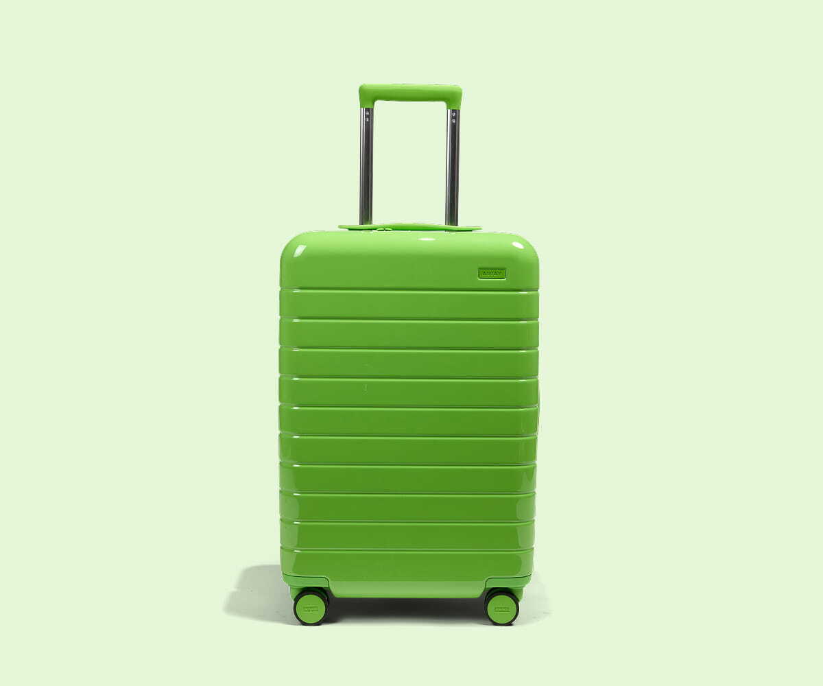 Away The Bigger Carry-On in Alien Green