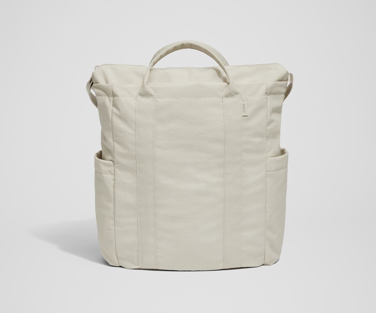 Away Courtside Tote in Salt White Textured Nylon