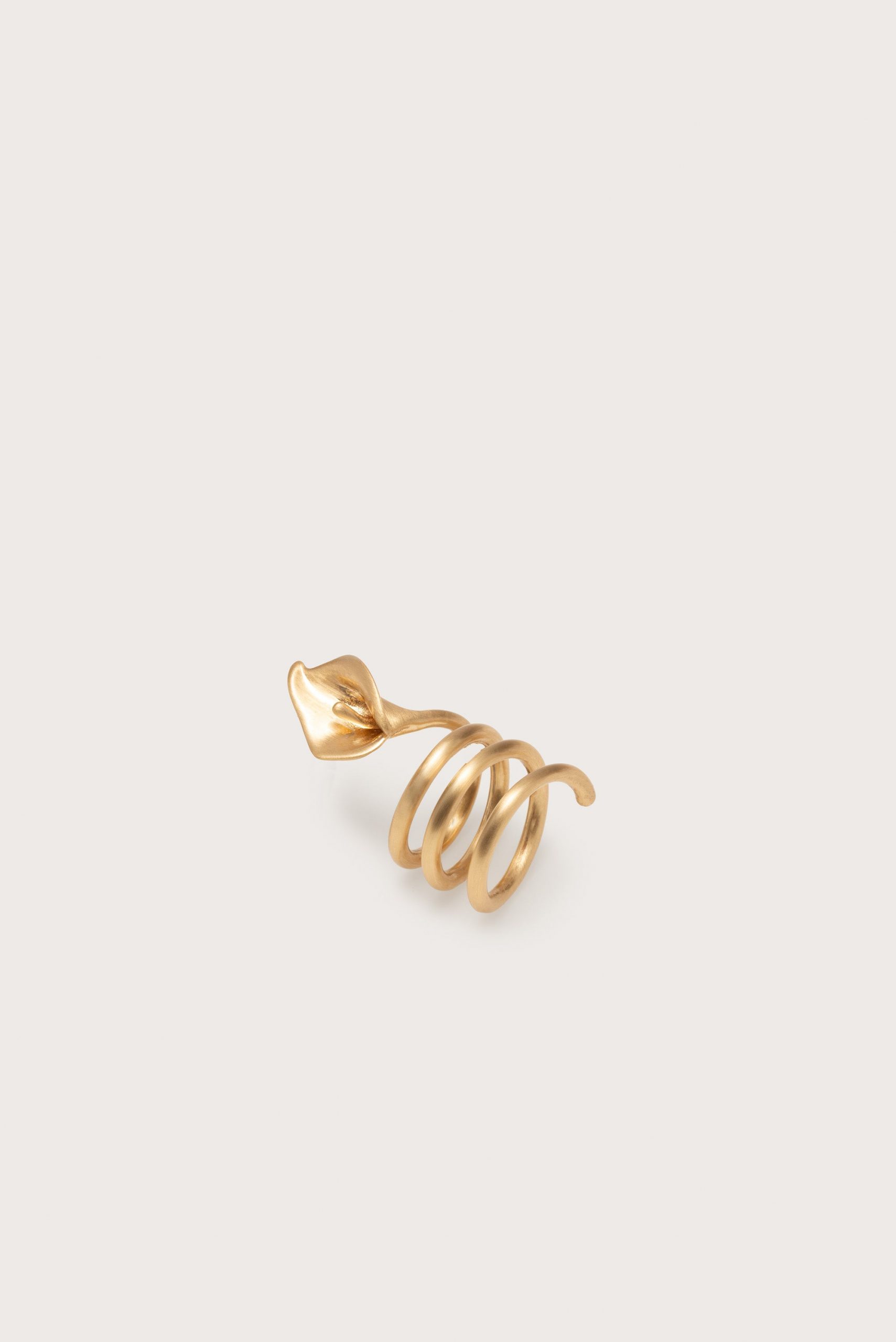 Cult Gaia CALLA WAVY RING - BRUSHED BRASS