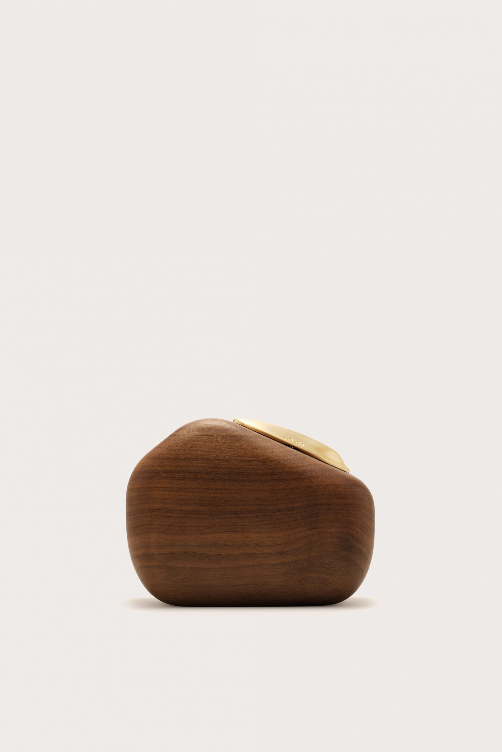Cult Gaia ALTHEA CLUTCH - WALNUT