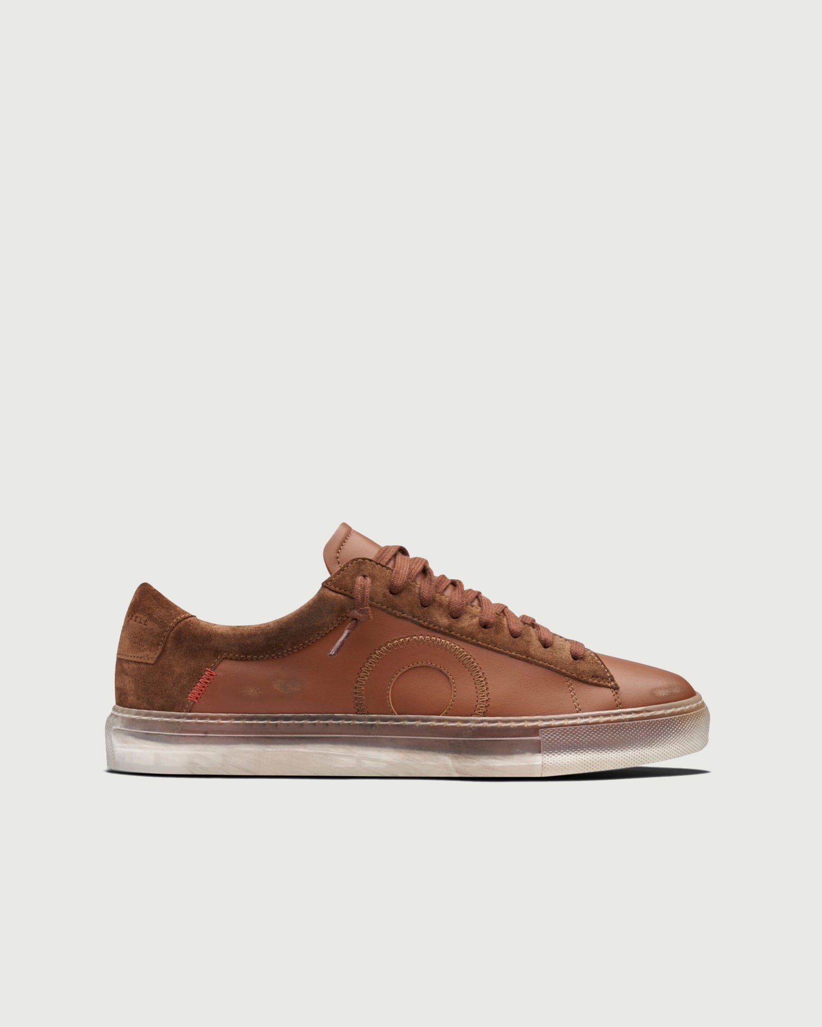 Olivercabell Low 1 | Lion Ghost (Orthopedic)