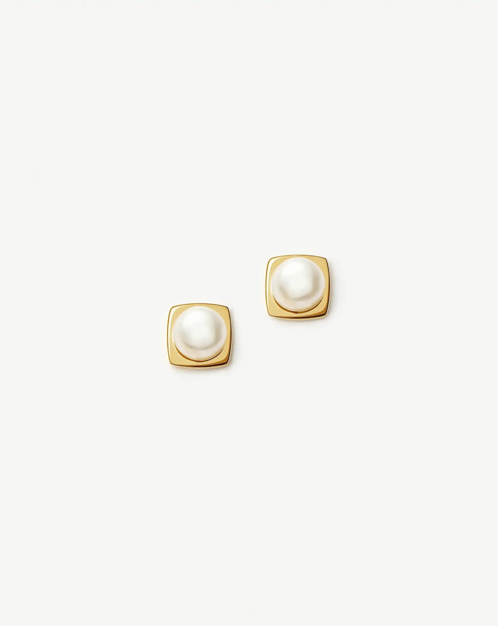 Missoma Button Pearl Square Stud Earrings | 18ct Gold Plated/Pearl
