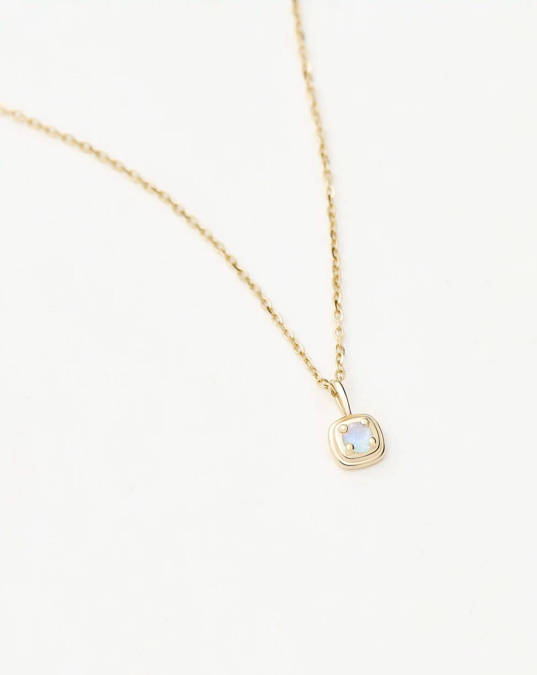 Missoma Solid Gold June Birthstone Pendant Necklace | 14ct Solid Gold/Rainbow Moonstone