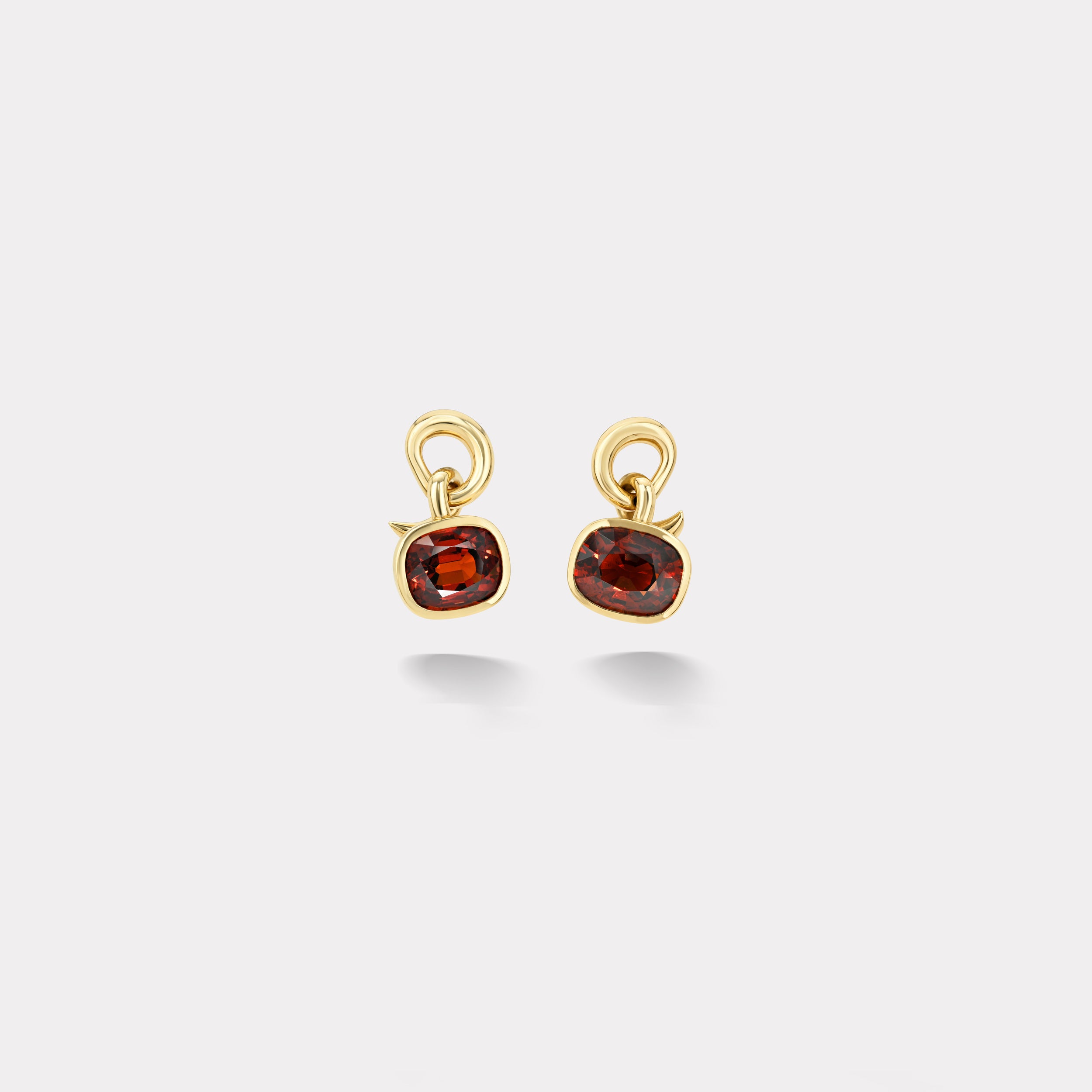 Retrouvai 15.35ct Cushion Spessartite Garnet Vein Earrings