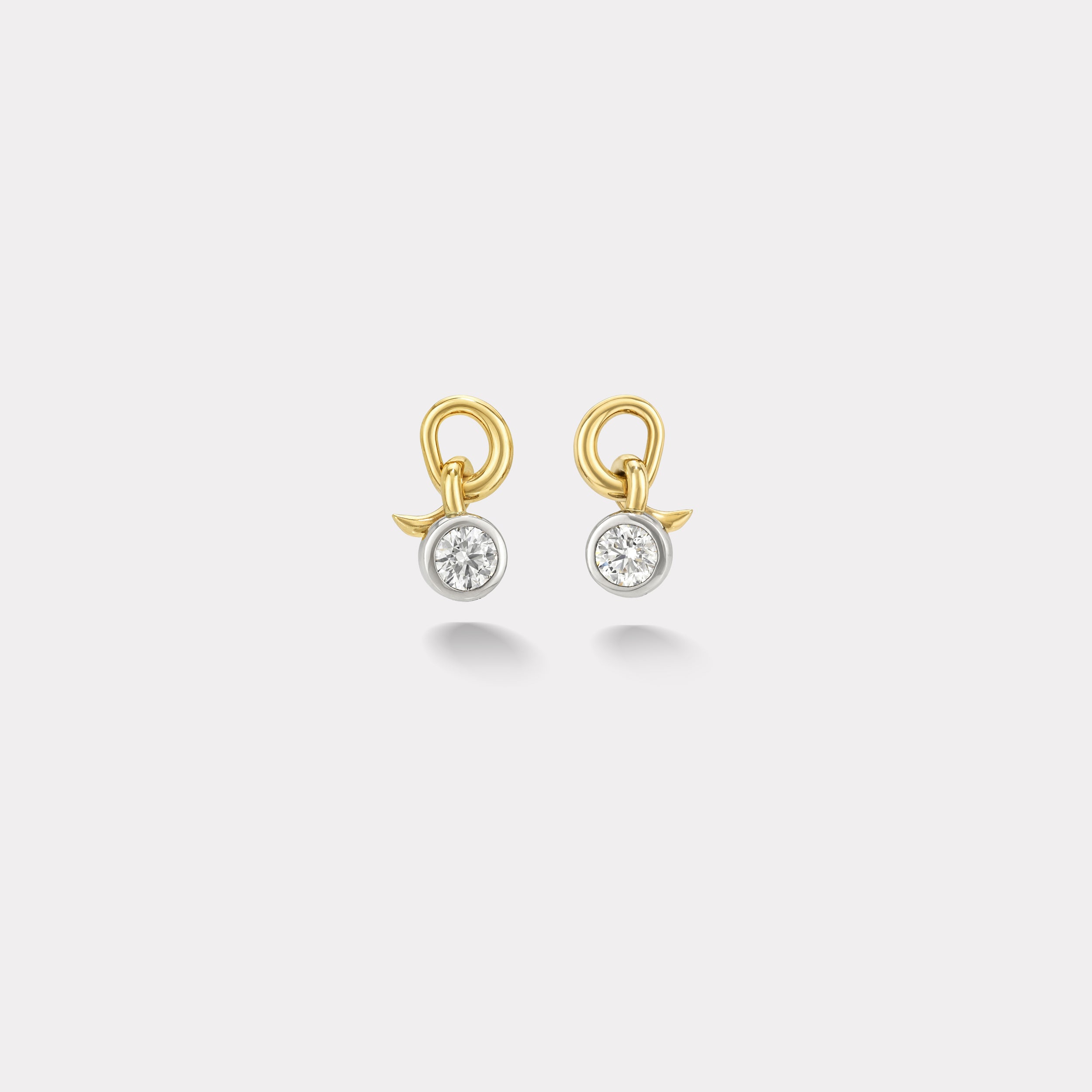 Retrouvai 1.10ct Round Diamond Vein Earrings