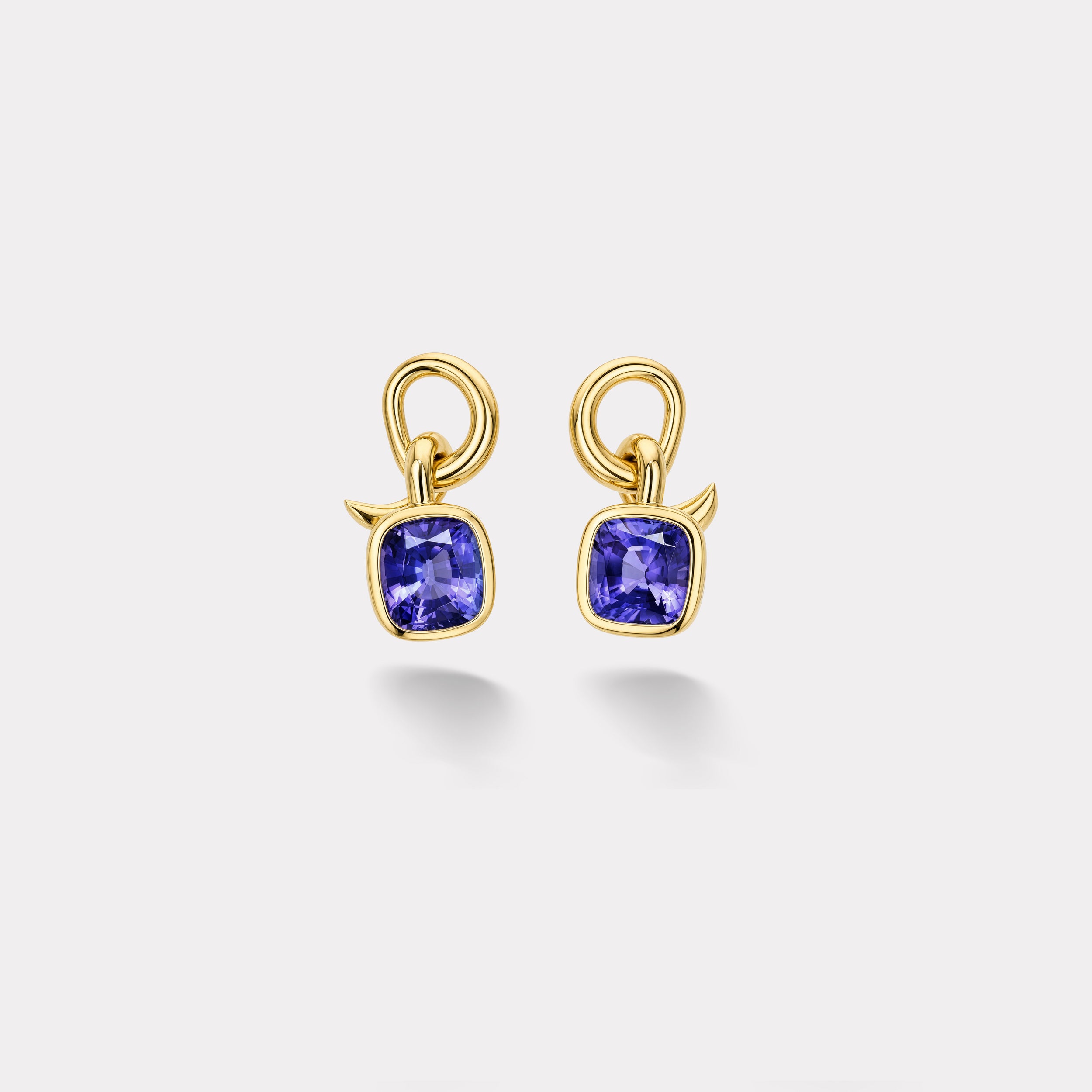 Retrouvai 8.42ct Cushion Tanzanite Vein Earrings