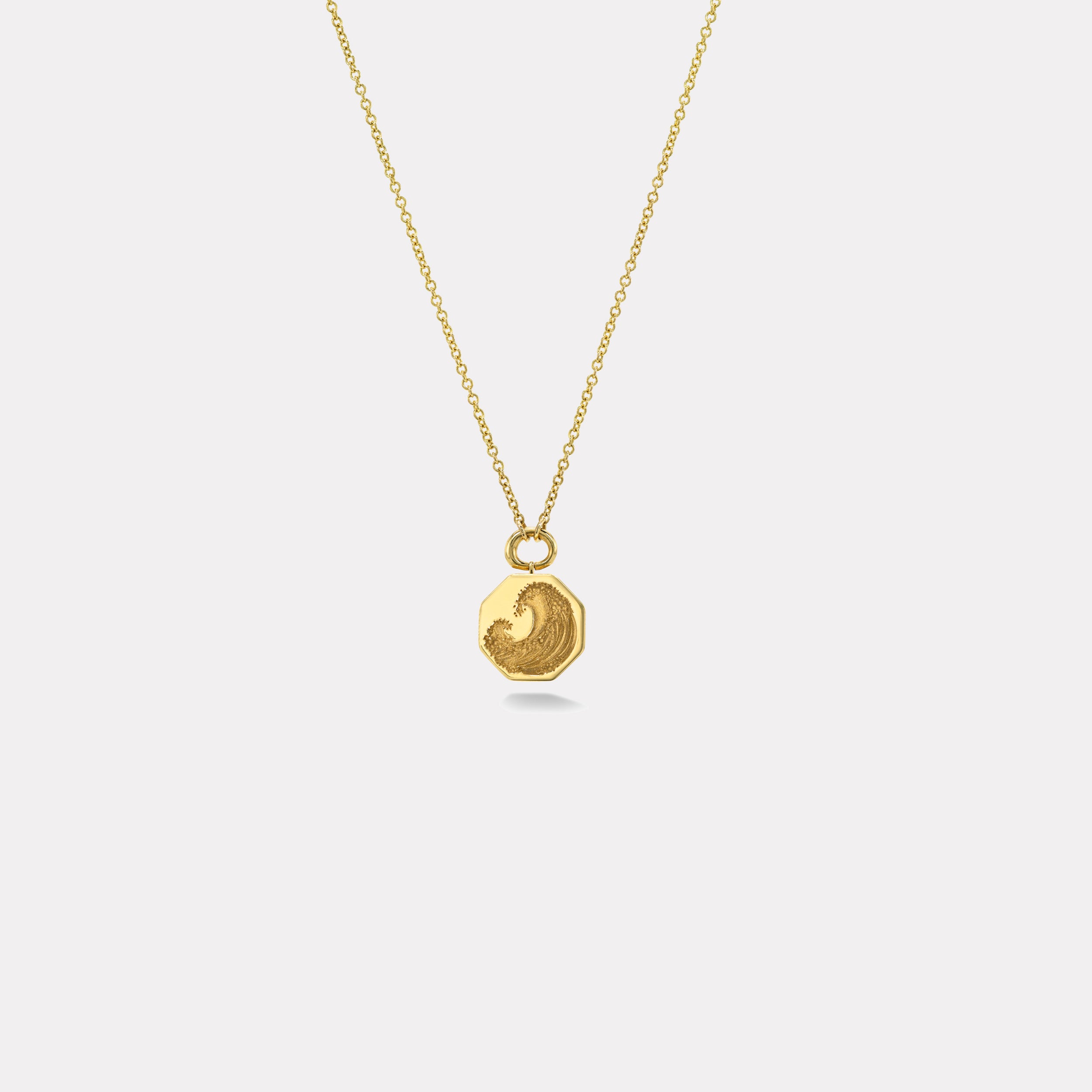 Retrouvai Petite Scale Wave Vein Locket