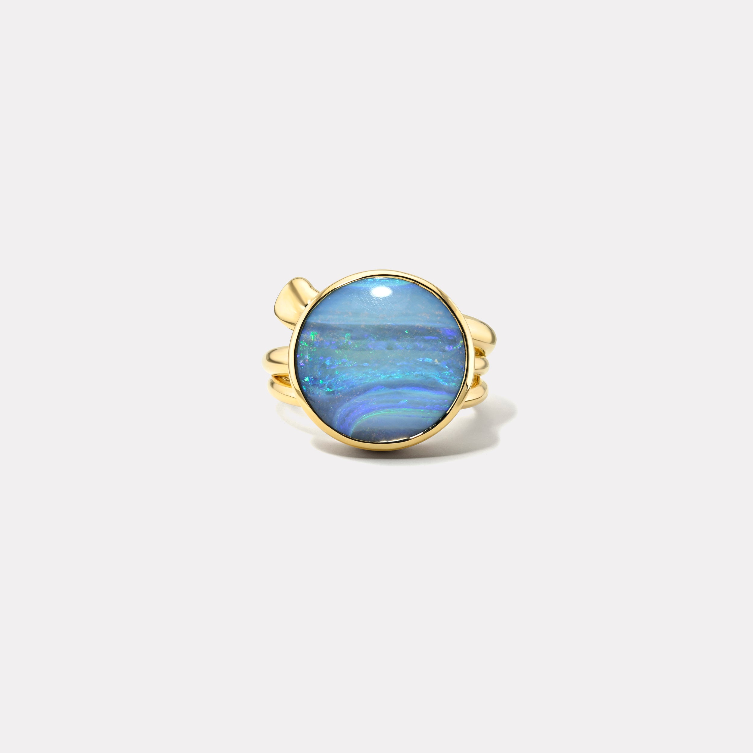 Retrouvai 10.6ct Round Cabochon Australian Opal Vein Ring