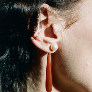 Sophie Buhai Medium Angelyne Earrings in Carnelian