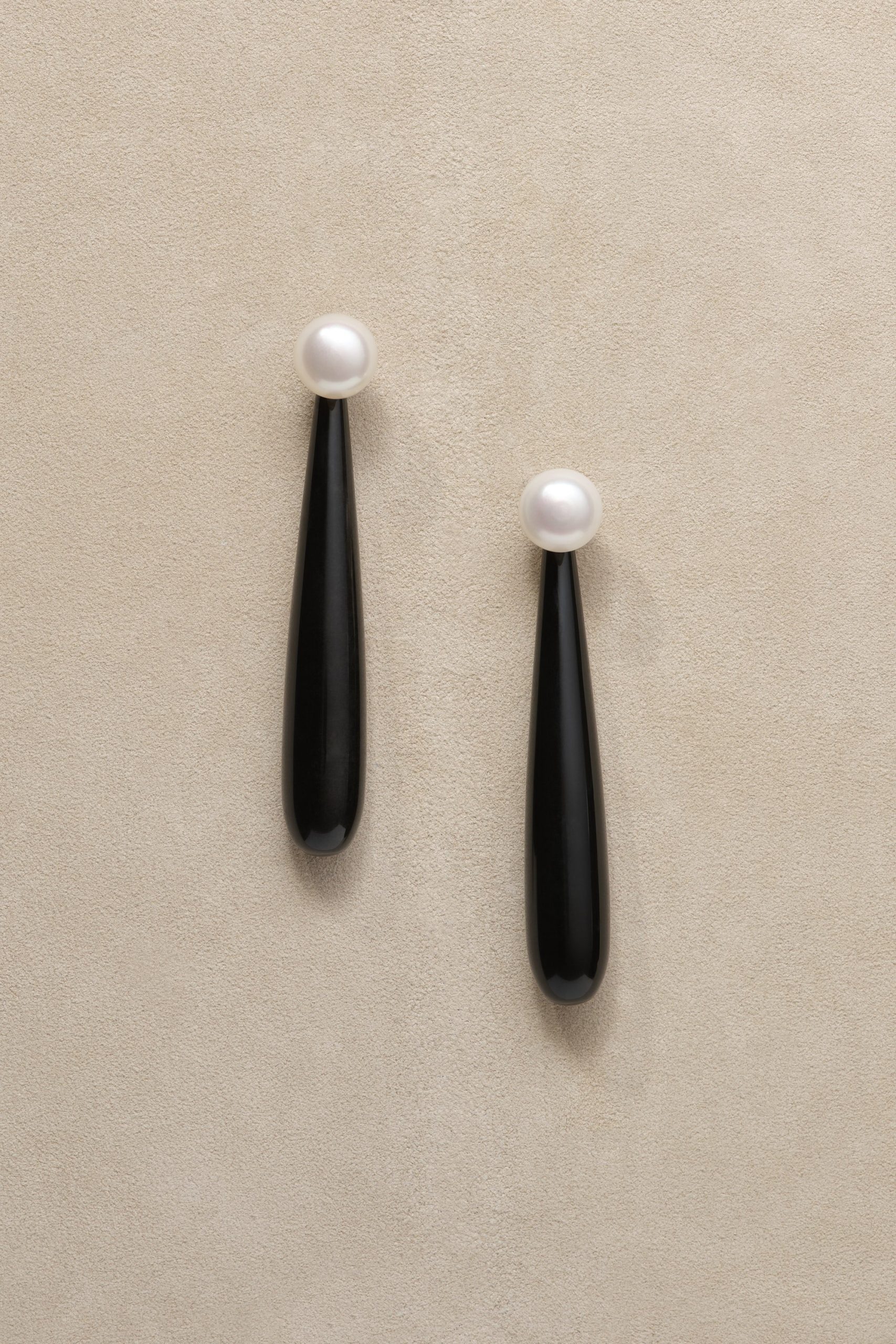 Sophie Buhai Large Angelyne Earrings in Onyx