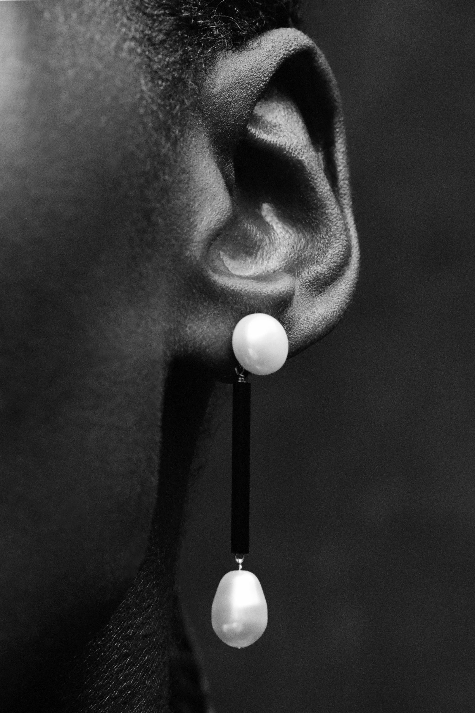 Sophie Buhai Small Osiris Pearl Earrings