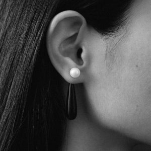 Sophie Buhai Small Angelyne Earrings in Onyx