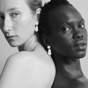 Sophie Buhai ESSENTIAL PEARL EARRINGS