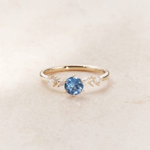Linjer Round Sapphire and Lab Grown Diamond Cluster Ring 14k Gold - Andromeda