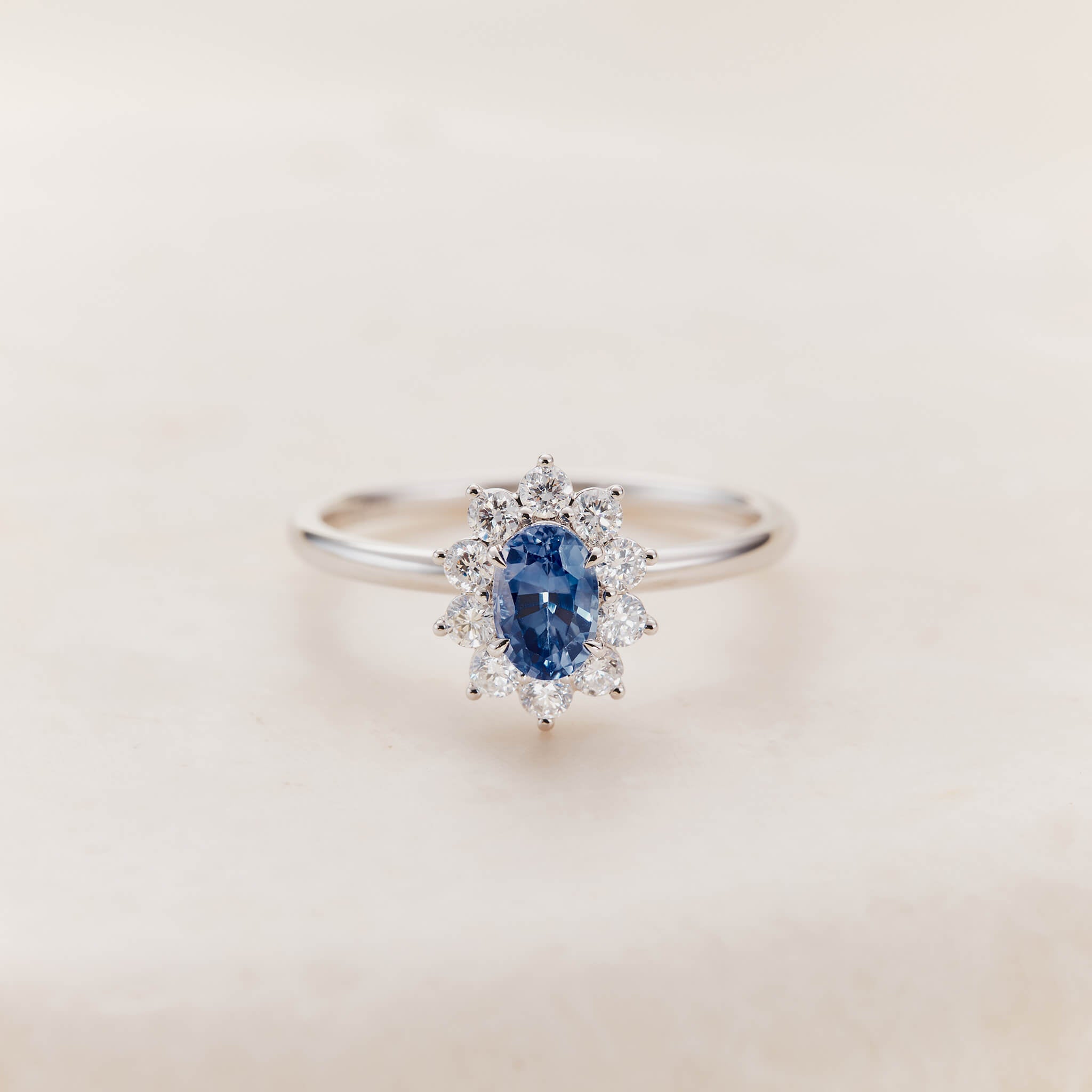 Linjer Sunburst Sapphire Halo Ring 14k White Gold - Sarai