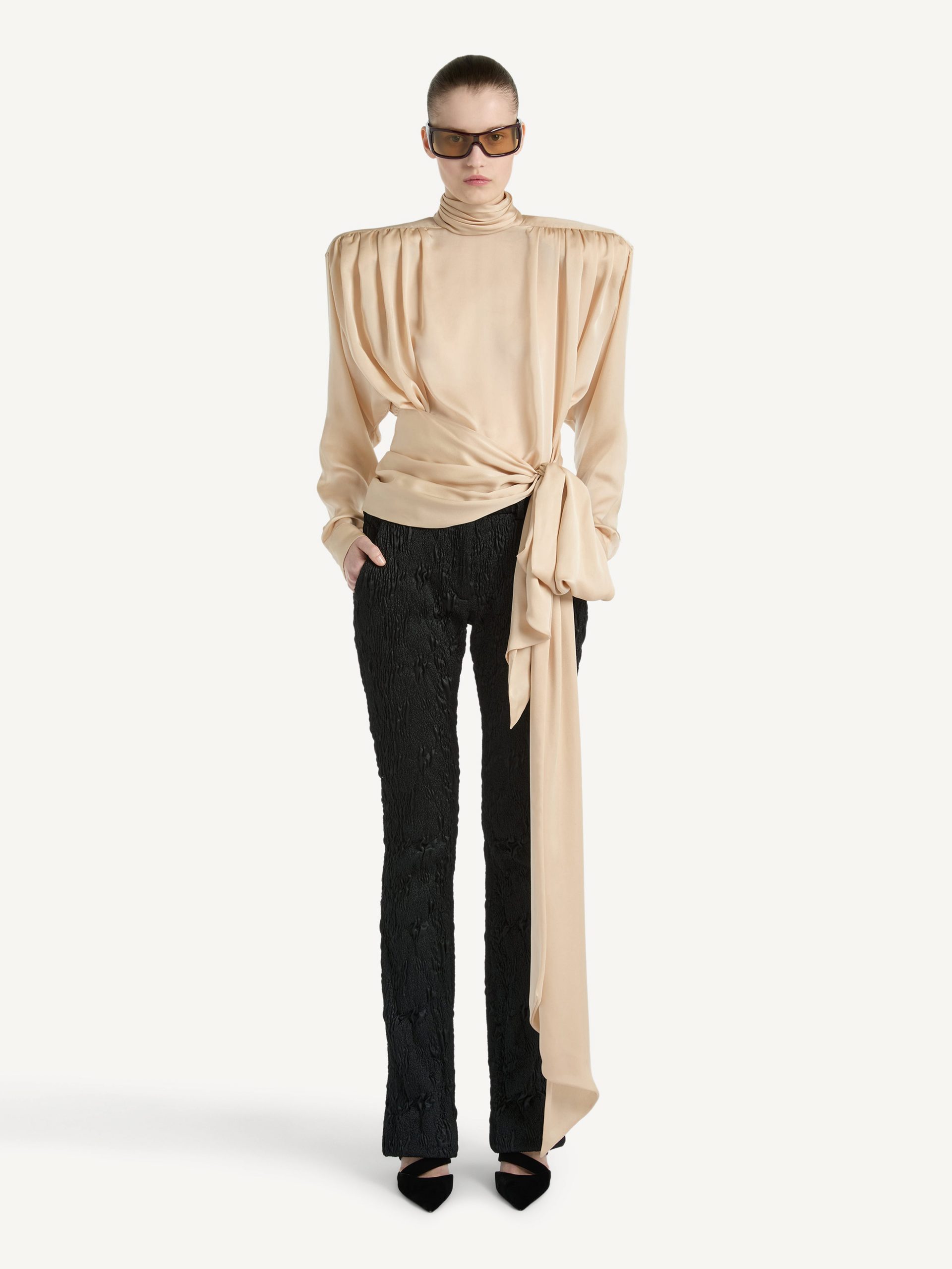 Balmain Blouse épaulée nouée en soie charmeuse