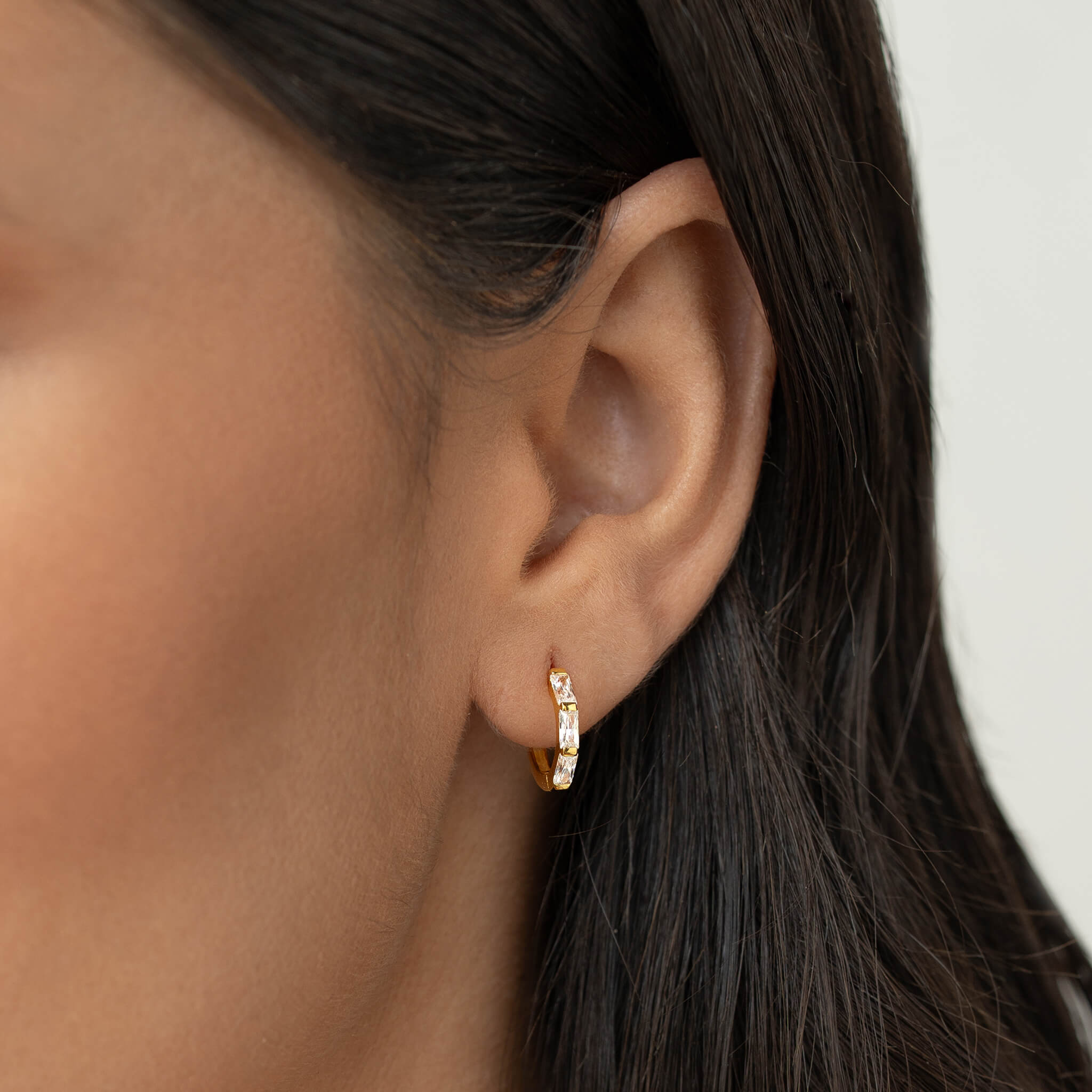 Linjer Baguette Gemstone Huggie Earrings - Tara