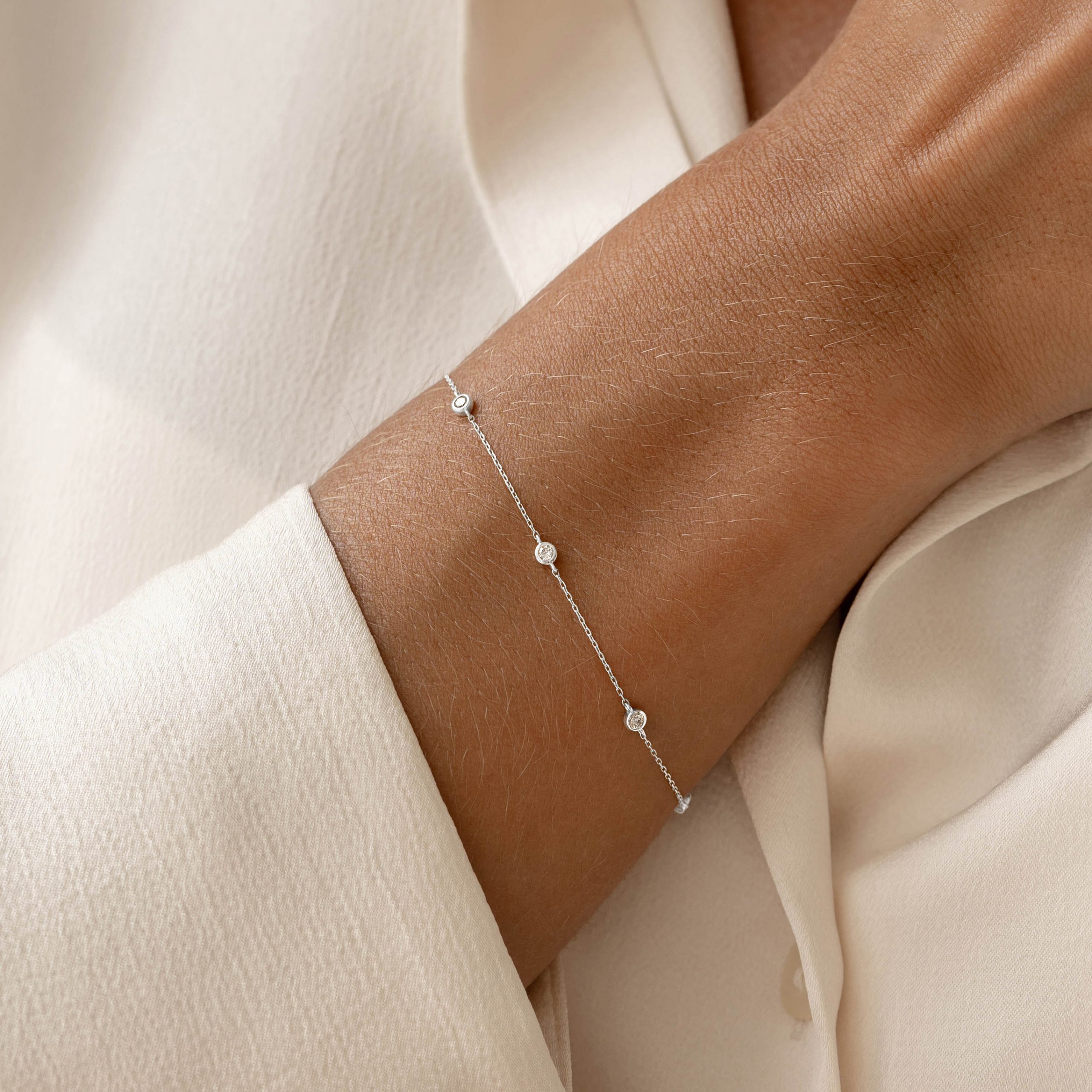 Linjer Bezel Set Lab Grown Diamond Bracelet 14k White Gold - Vilda