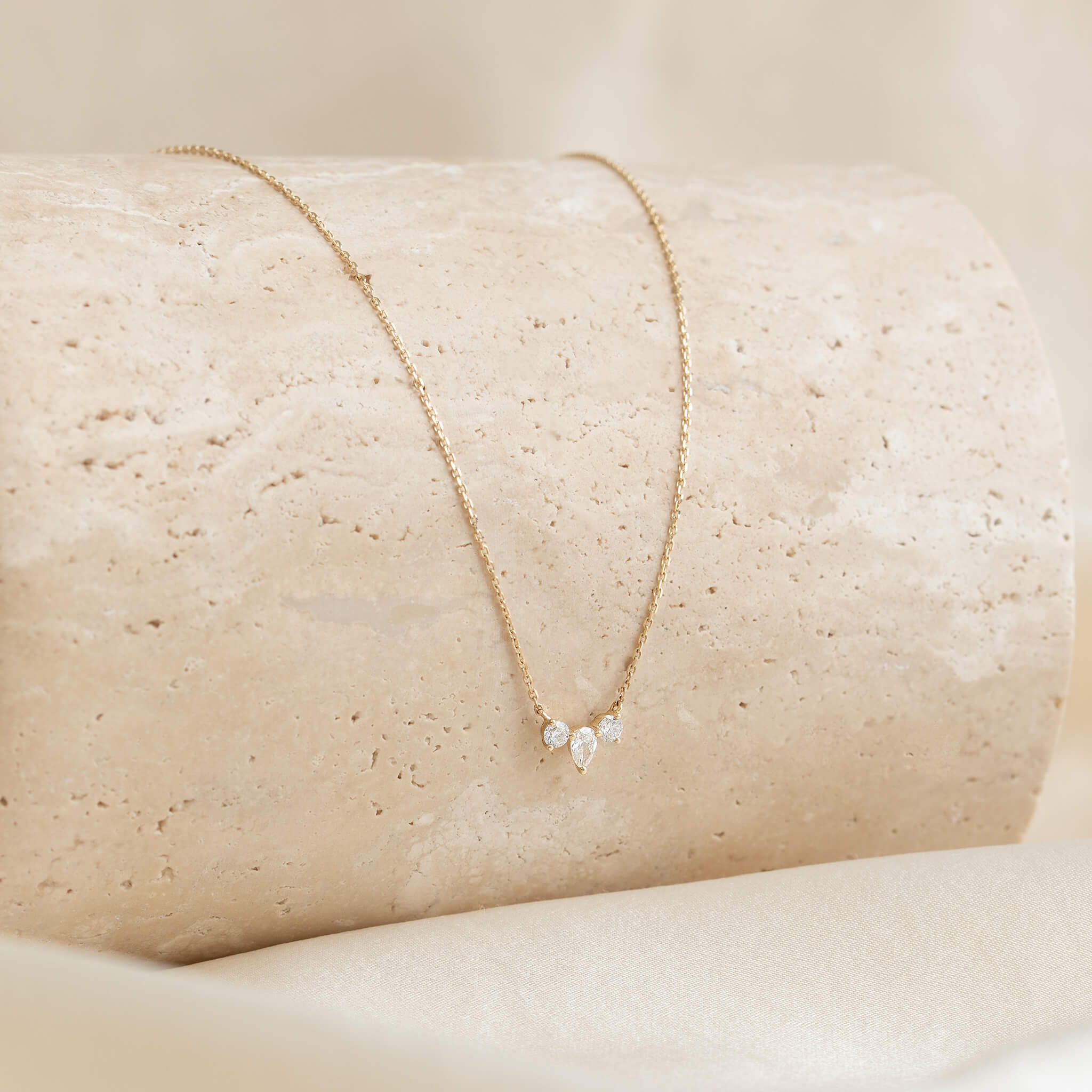 Linjer Lab Grown Diamond Cluster Necklace 14k Gold - Trinity