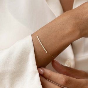 Linjer Lab Grown Diamond Curved Bar Bracelet 14k Gold - Vivienne