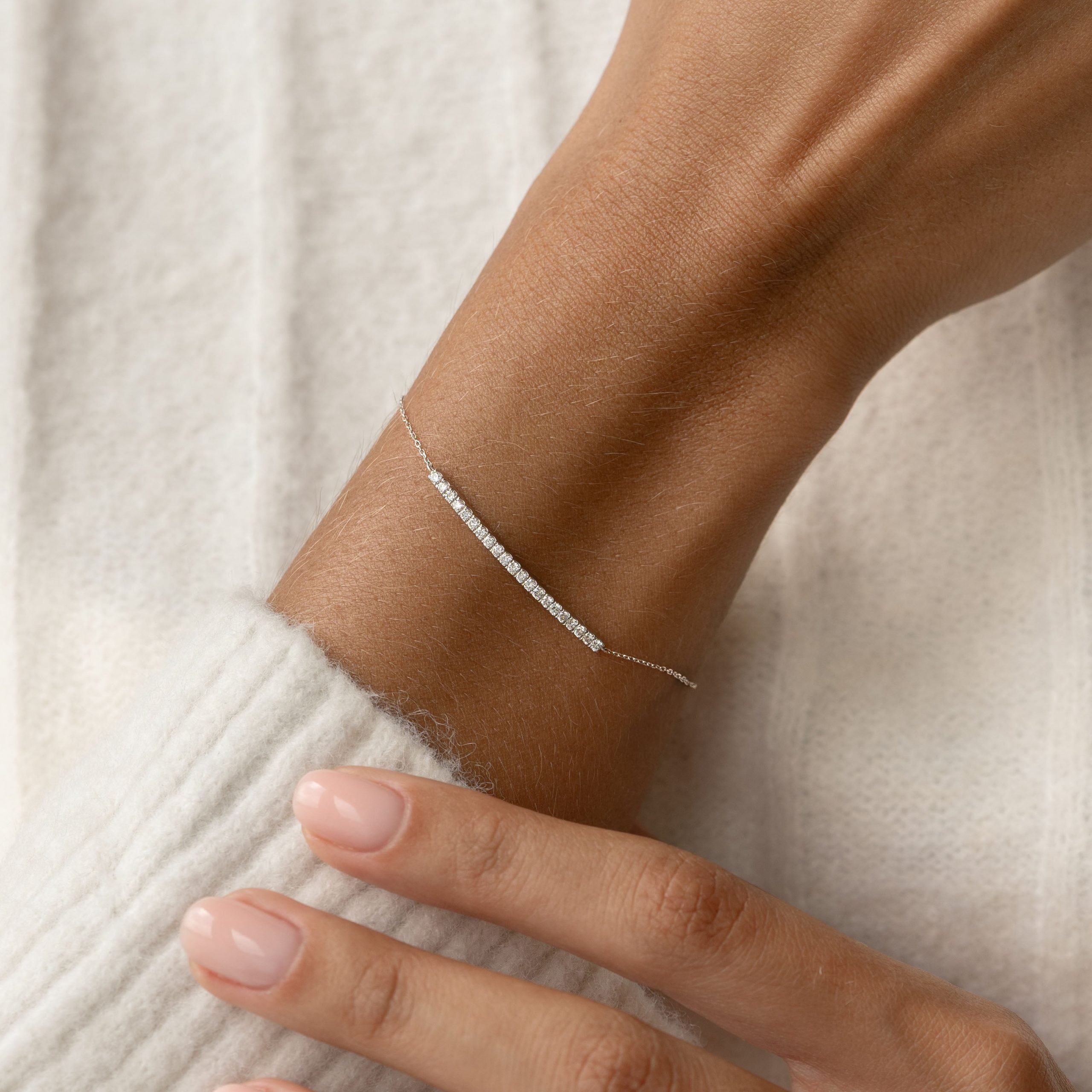 Linjer Lab Grown Diamond Curved Bar Bracelet White Gold - Vivienne