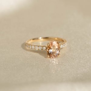 Linjer Oval Morganite and Lab Grown Diamond Ring 14k Gold - Minette