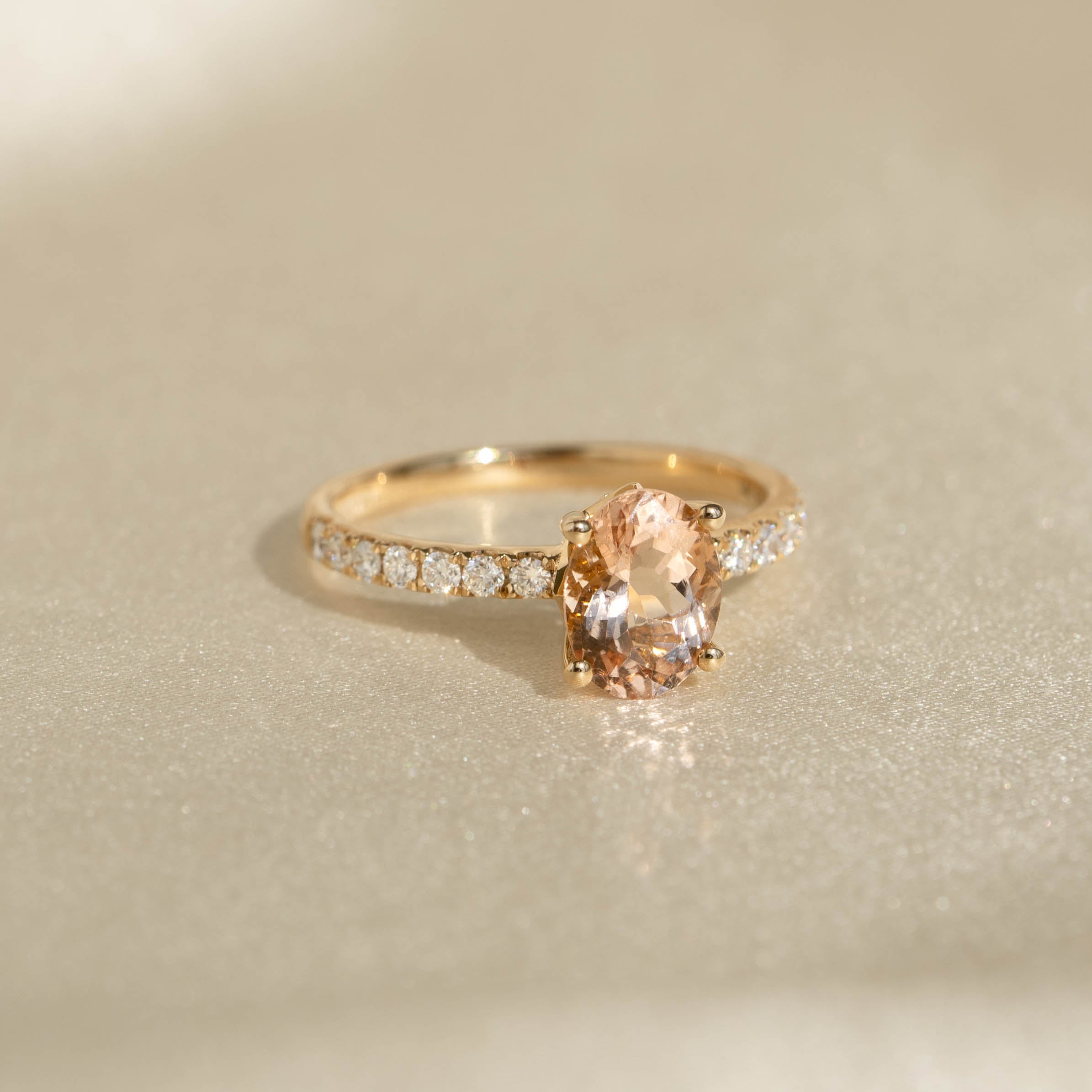 Linjer Oval Morganite and Lab Grown Diamond Ring 14k Gold - Minette