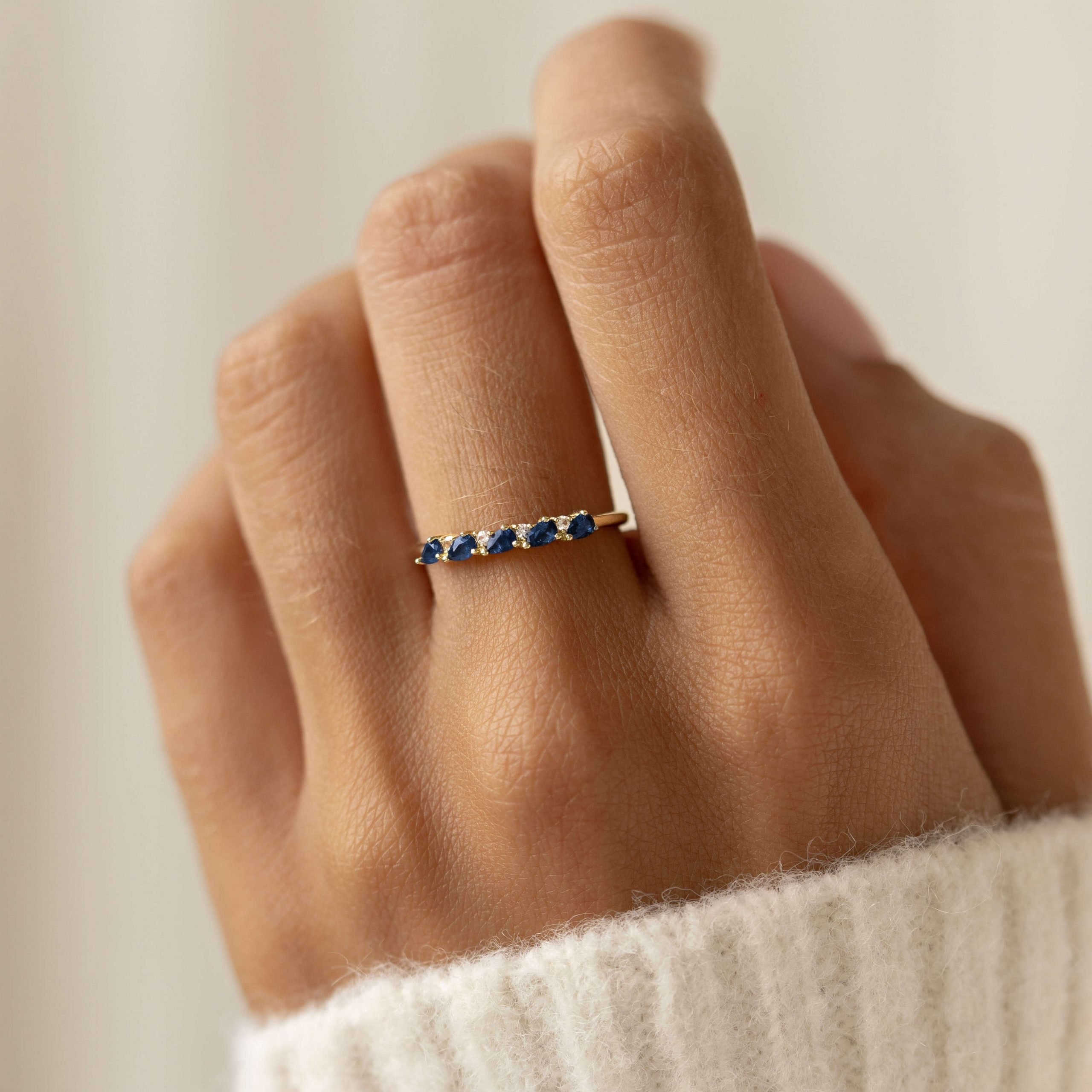 Linjer Sapphire Half Eternity Ring 14k Gold - Capriana