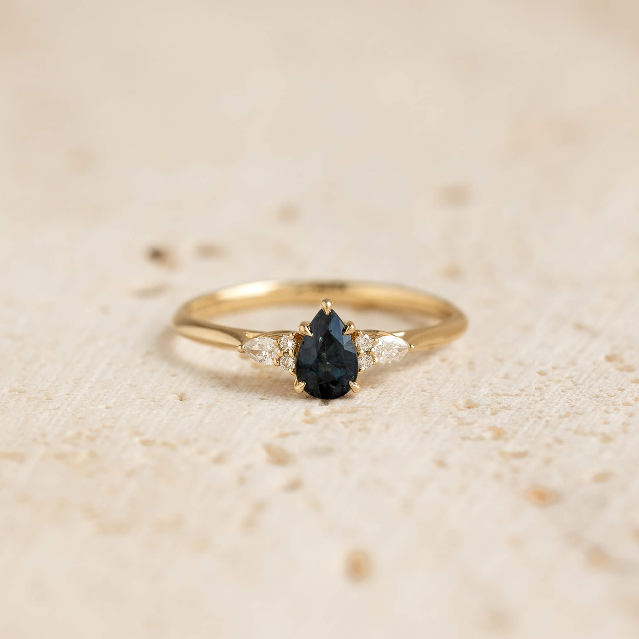 Linjer Pear Cut Sapphire and Lab Grown Diamond Ring 14k Gold - Aila