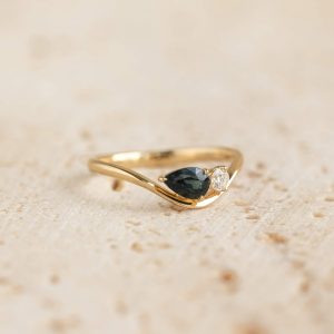 Linjer Pear Cut Sapphire and Lab Grown Diamond Ring 14k Gold - Lekha