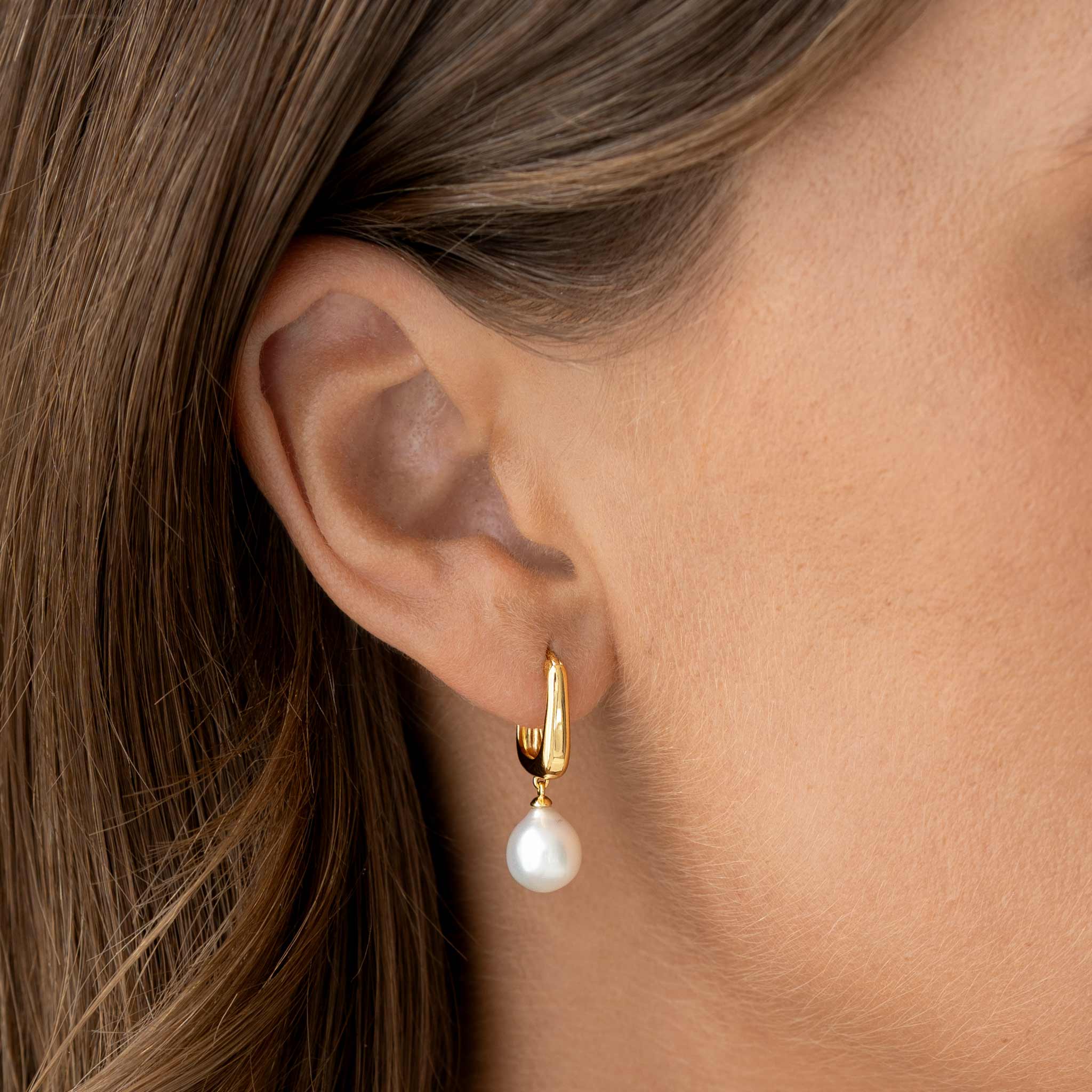 Linjer Pearl Drop Hoop Earrings - Maeve