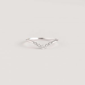 Linjer Graduated Lab Grown Diamond V Ring White Gold - Liora