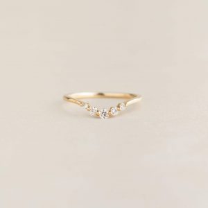 Linjer Graduated Lab Grown Diamond V Ring 14k Gold - Liora
