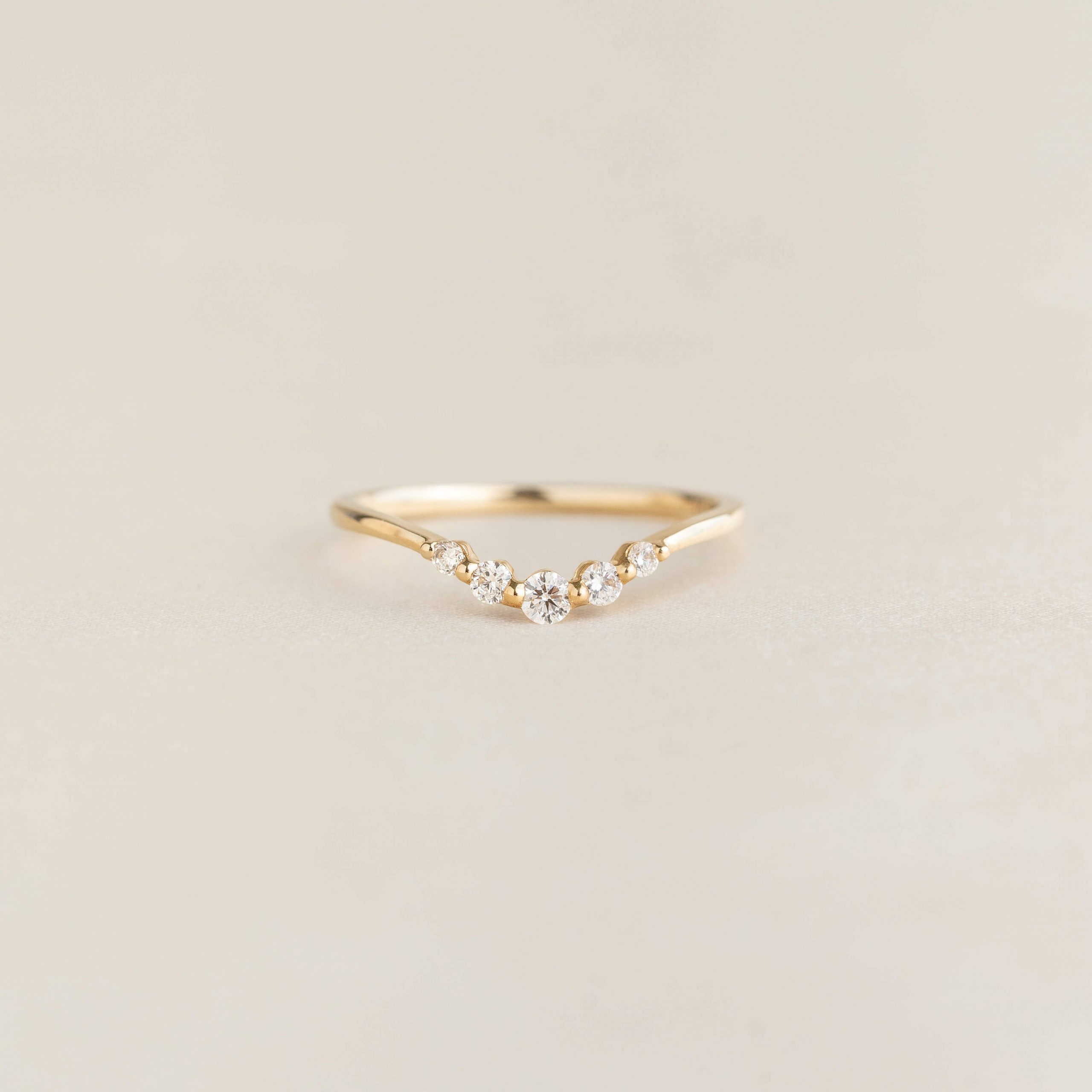Linjer Graduated Lab Grown Diamond V Ring 14k Gold - Liora