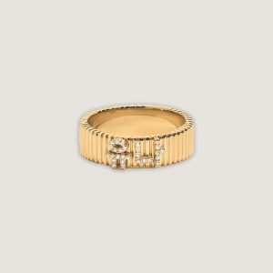 Kinn Studio Heritage Ribbed Pavé Diamond Name Ring