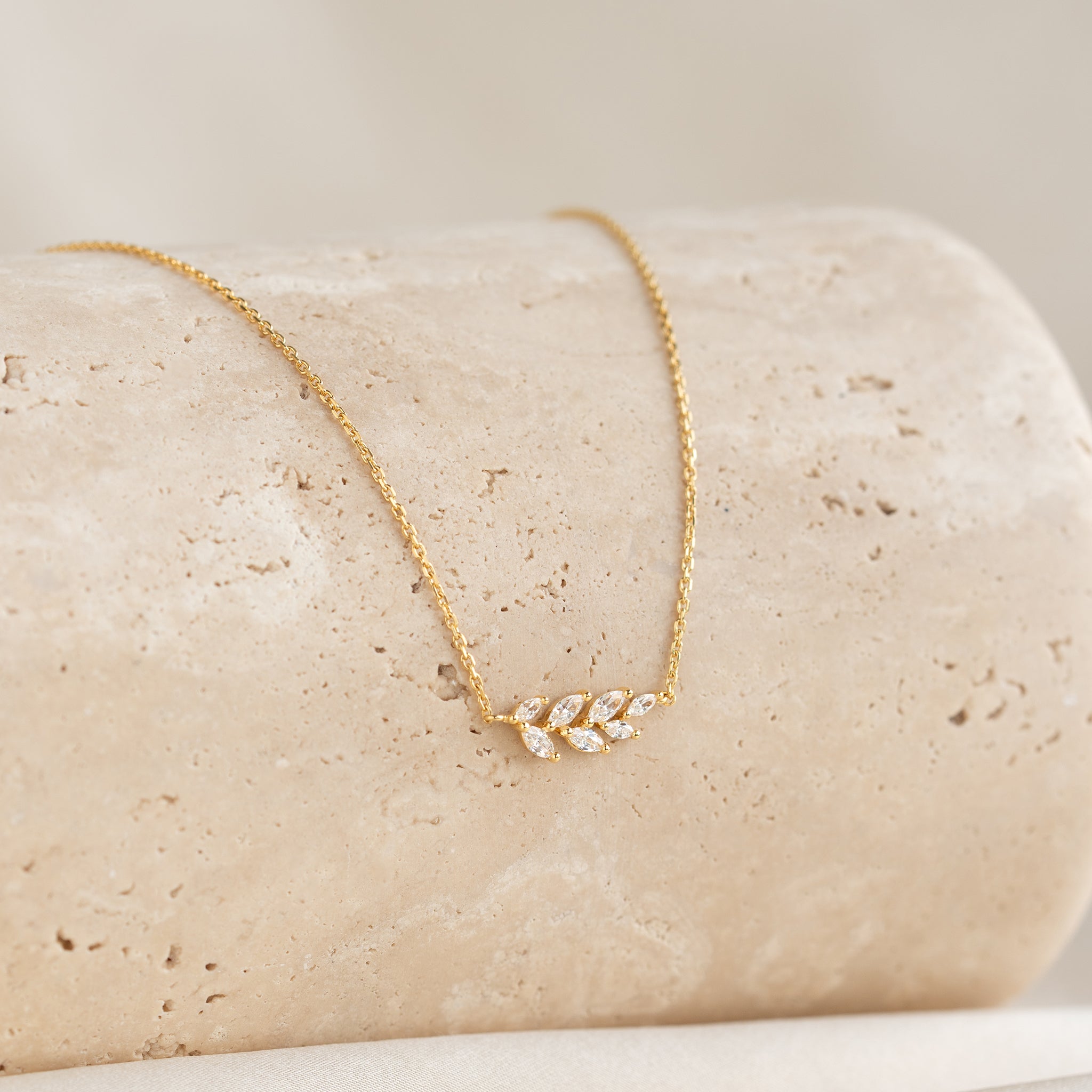 Linjer Leaf Necklace - Marcella