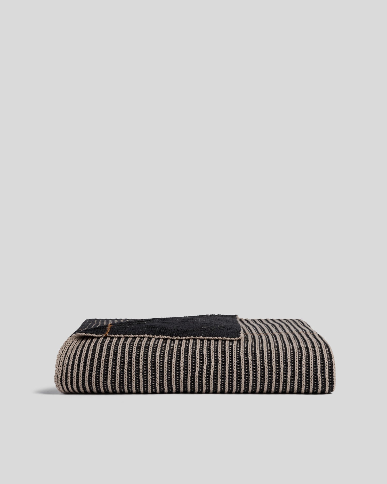 Parachute Organic Two Tone Rib Knit Throw (Toast and Onyx)