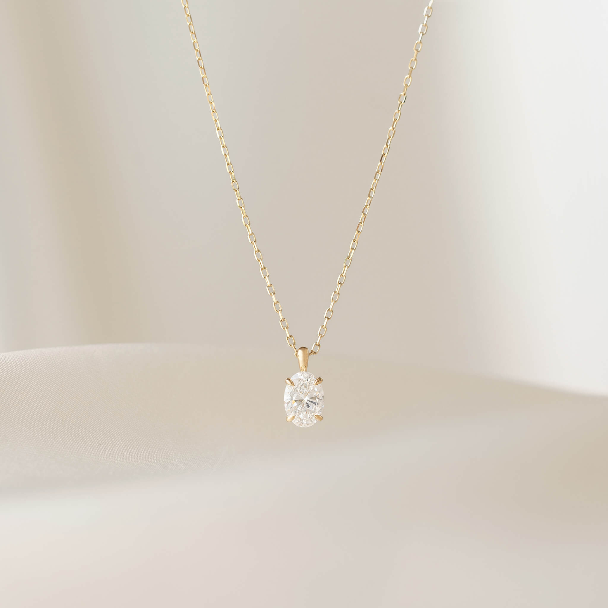 Linjer Oval Cut Lab Grown Diamond Pendant Necklace 14k Gold - Leva