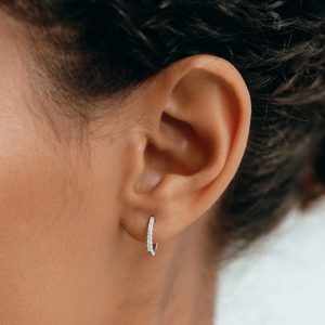 Linjer 14k White Gold Lab Grown Diamond Huggie Earring - Susanna (Single)